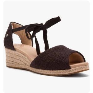 NWOB - UGG Delmar Espadrille Wedges - size 7 - black